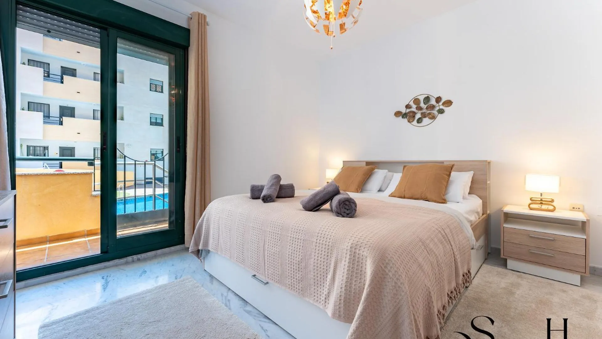 Apartment Elegant 2 Bed 2 Bath Apartment, Pool, Views, Parking Benalmadena