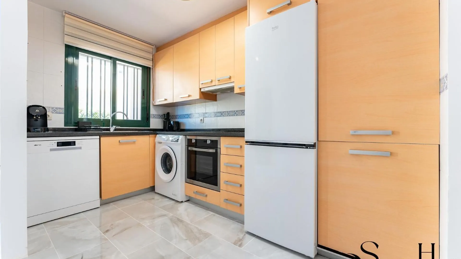Apartment Elegant 2 Bed 2 Bath Apartment, Pool, Views, Parking Benalmadena