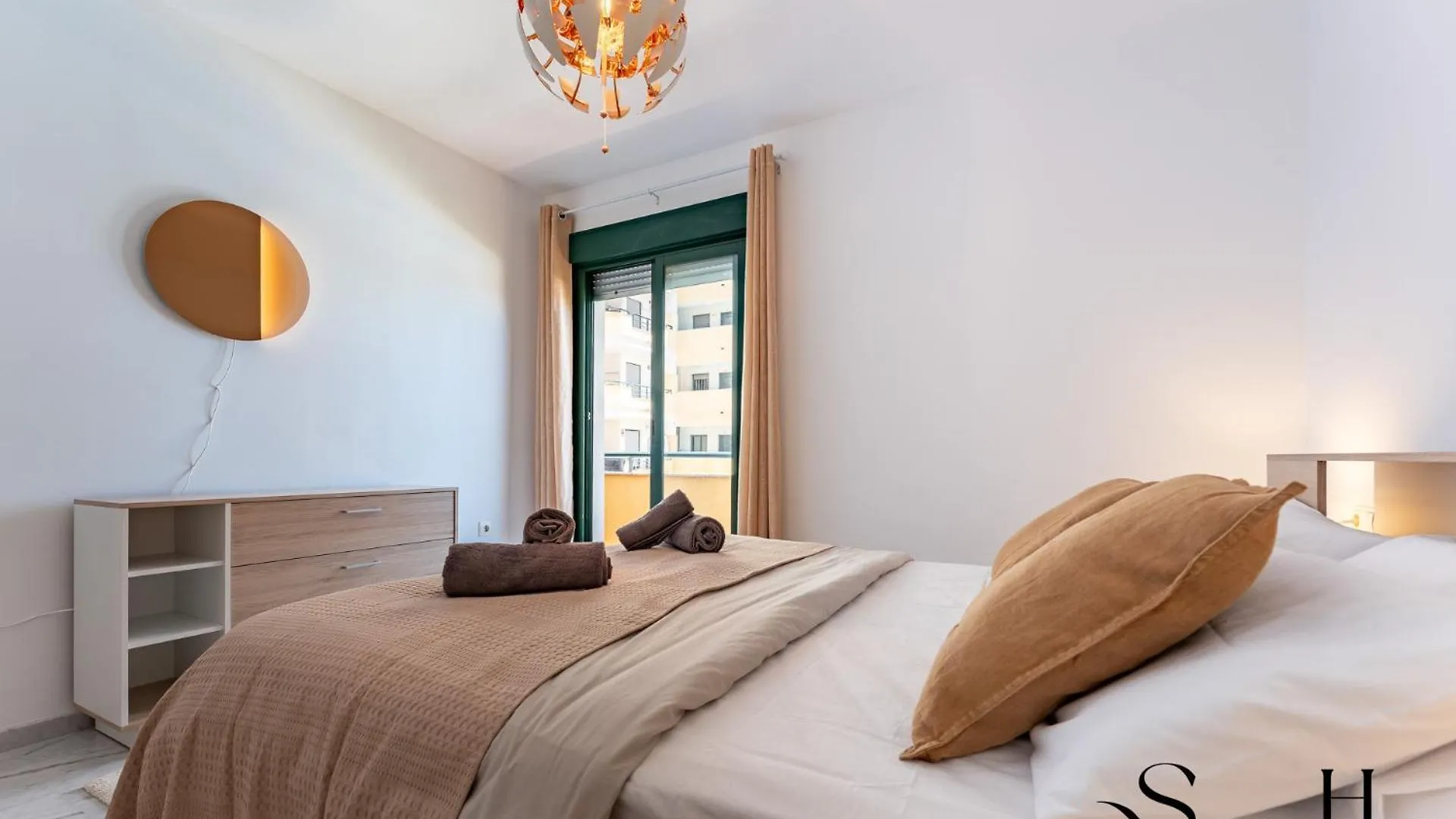 Elegant 2 Bed 2 Bath Apartment, Pool, Views, Parking Benalmadena 0*,