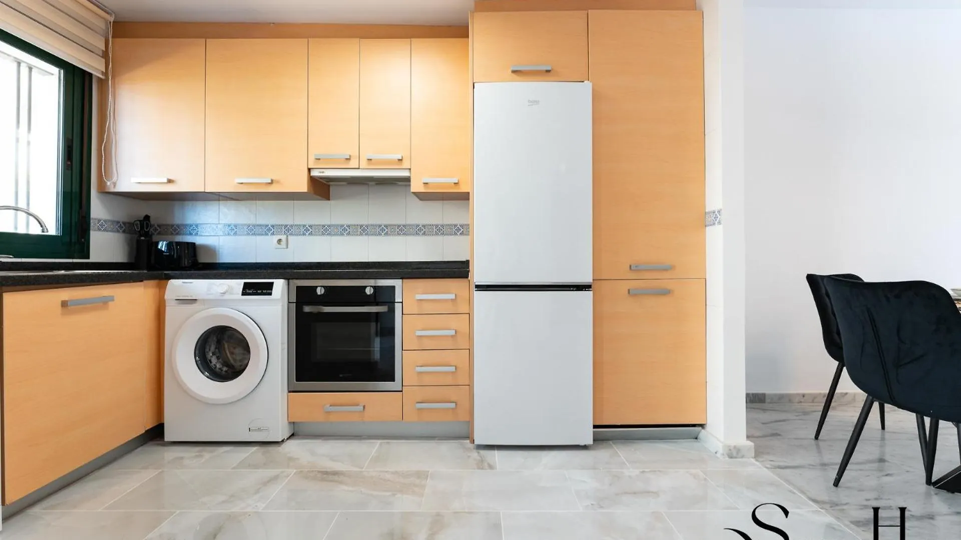 公寓 Elegant 2 Bed 2 Bath Apartment, Pool, Views, Parking 贝纳尔马德纳